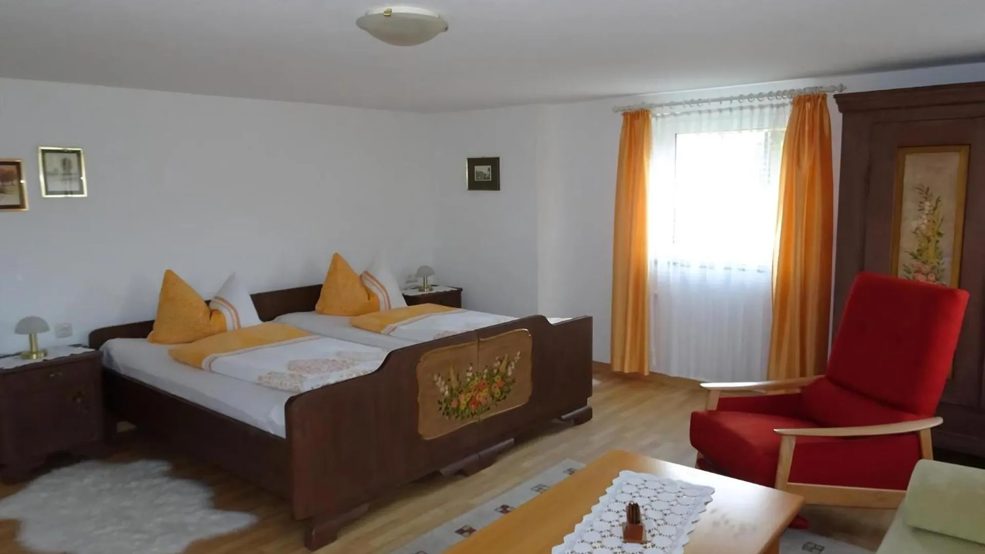דירה באד קיסינגן Nette Wohnung In Garitz Mit Garten Und Terrasse